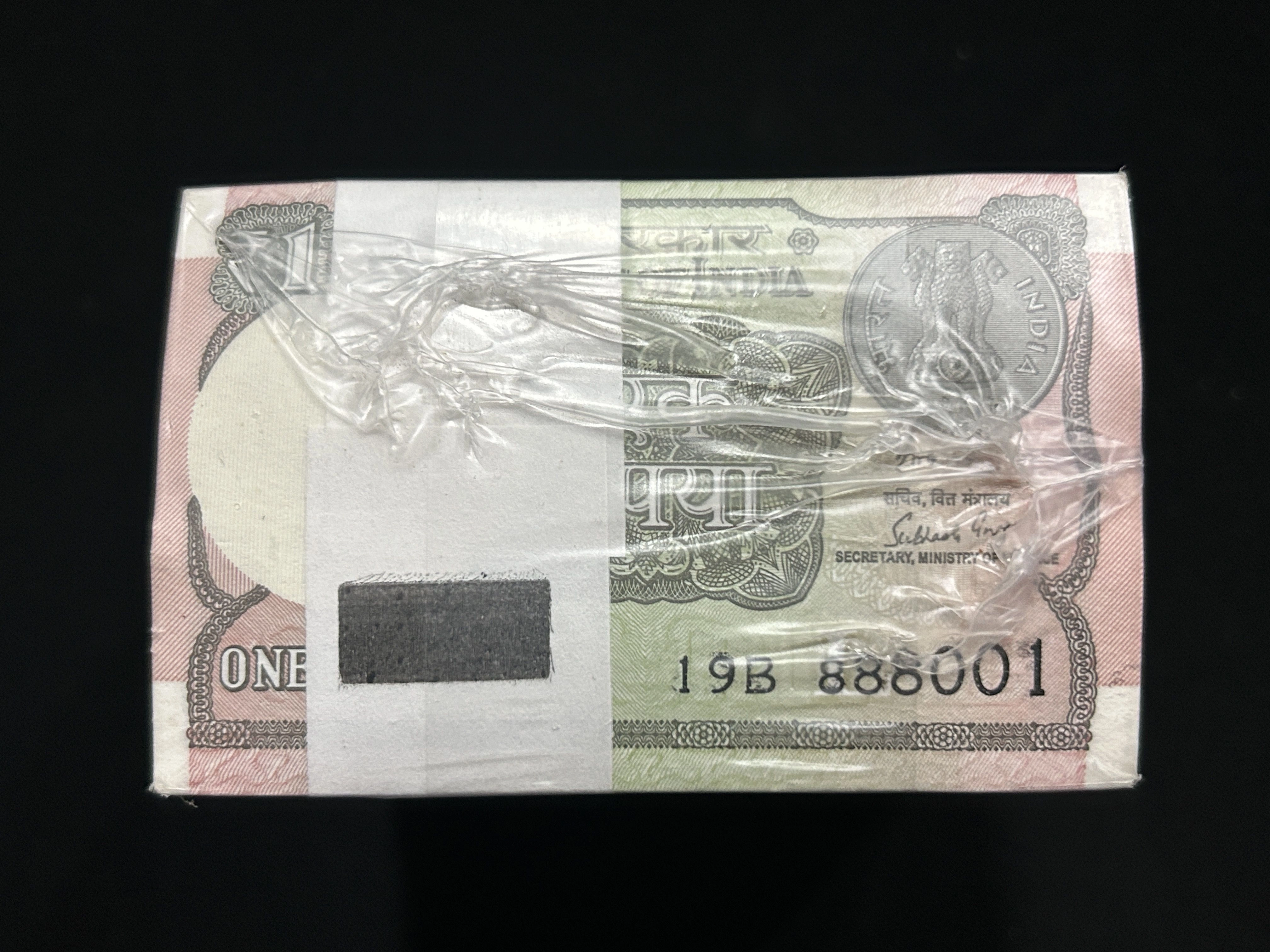 India, 2018 Rupee 1 Complete Rim Of 10 Serial Bundles, Complete Rim of  Solid Fancy Serial Number 888888, 007, 143, 214, 541, 687 (Reverse 786), 786 , Sign. Subhash C. Garg, UNC