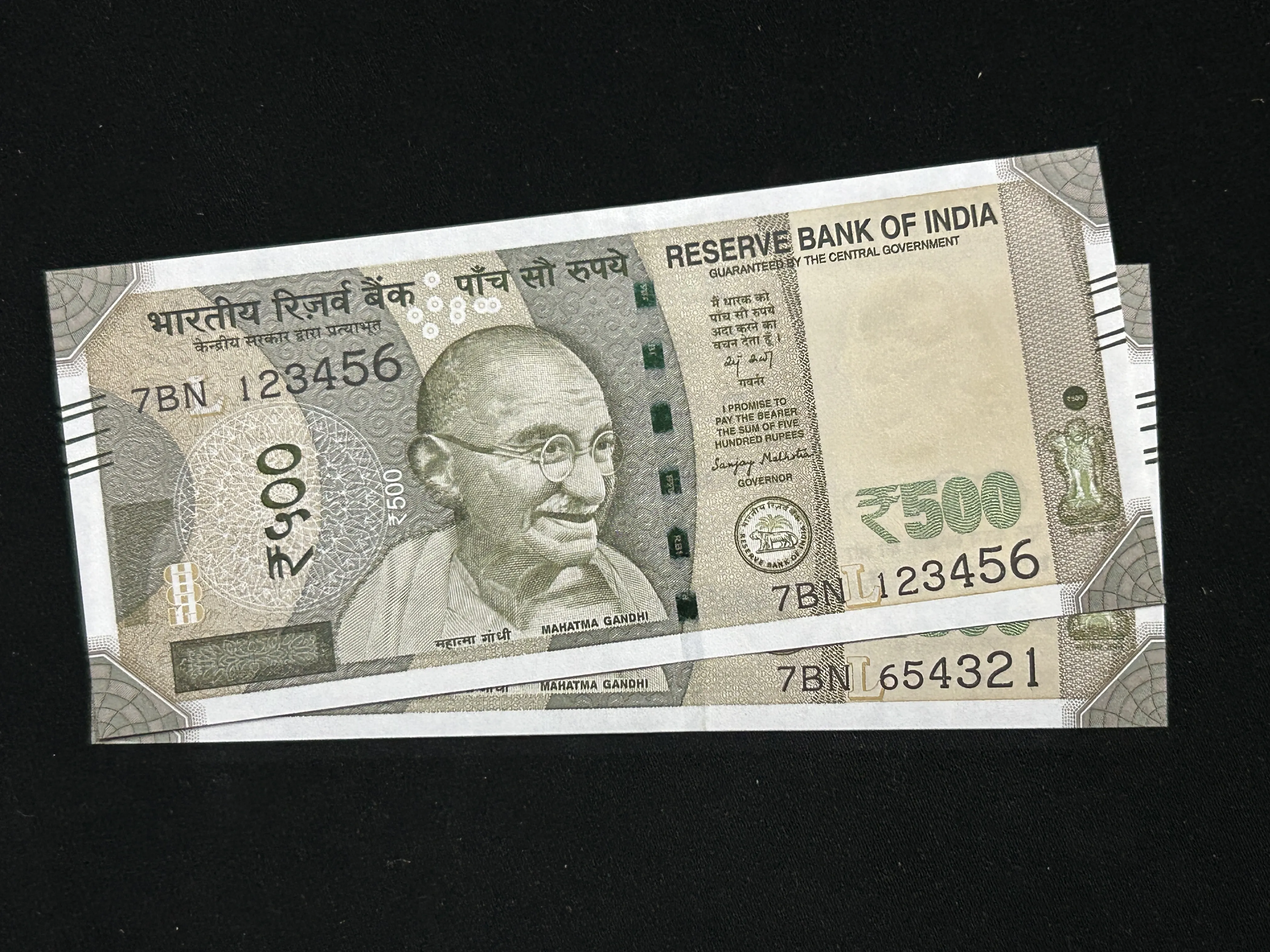India, 2025 Rupees 500 x 2 Banknotes, Pair of Same Prefix 7BN & Super Fancy Ladder Serial Number 123456 (Ascending) & 7 - 654321 (Descending), Sign. Sanjay Malhotra, Inset L, UNC, (7BN 123456)