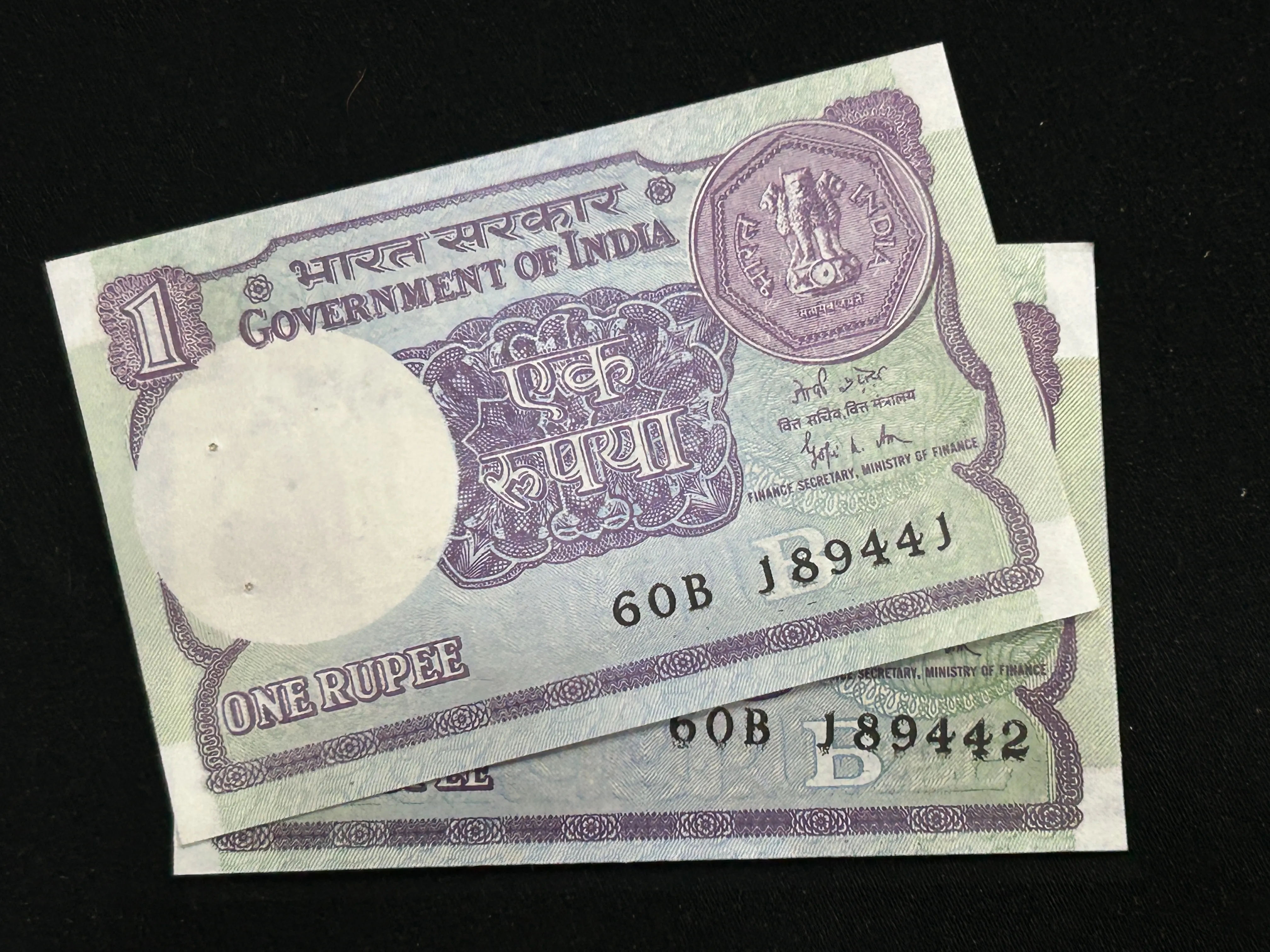 India, 1989 Rupee 1 x 2 Consecutive Serial Number Banknotes, Sign. Gopi Kishen Arora, Inset B, UNC, (60B 189441)