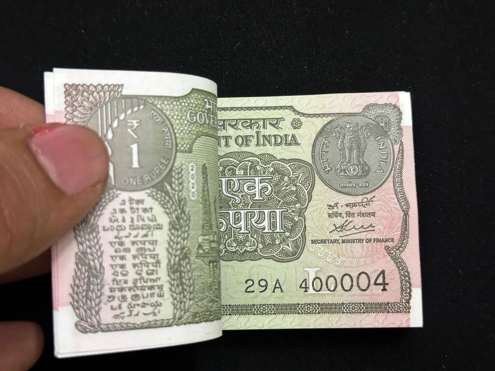 India, 2020 Rupee 1 Complete Serial Bundle of 100 Notes, Fancy Mirror Serial Number 400-004, 400-007 (James Bond), Sign. Atanu Chakraborty, UNC, RARE, (29A 400001)