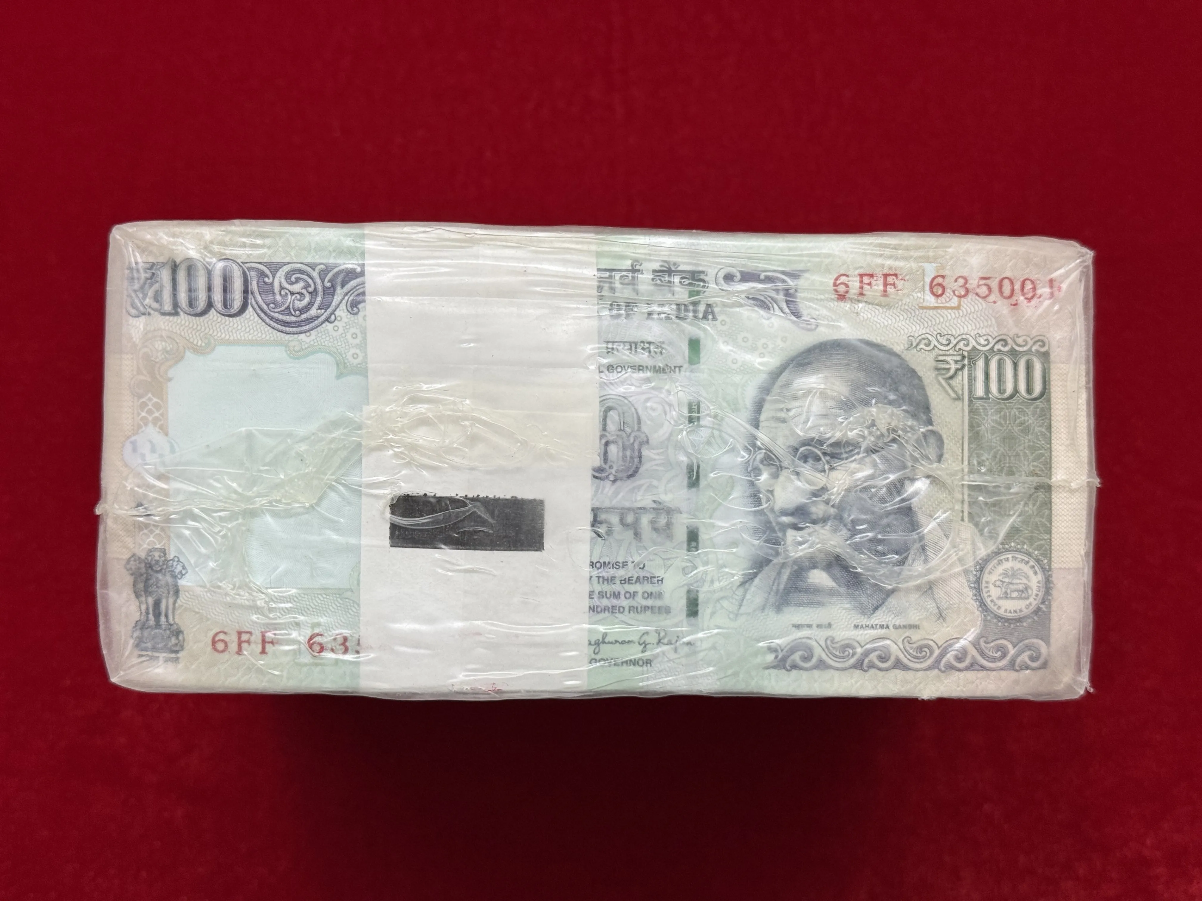India, Rupees 100 Complete Seal Pack RIM of 10 Serial Bundles (1000 Banknotes), Fancy Prefix 6FF (666), Sign. Raghuram G. Rajan, Inset L, UNC, (6FF 635001)
