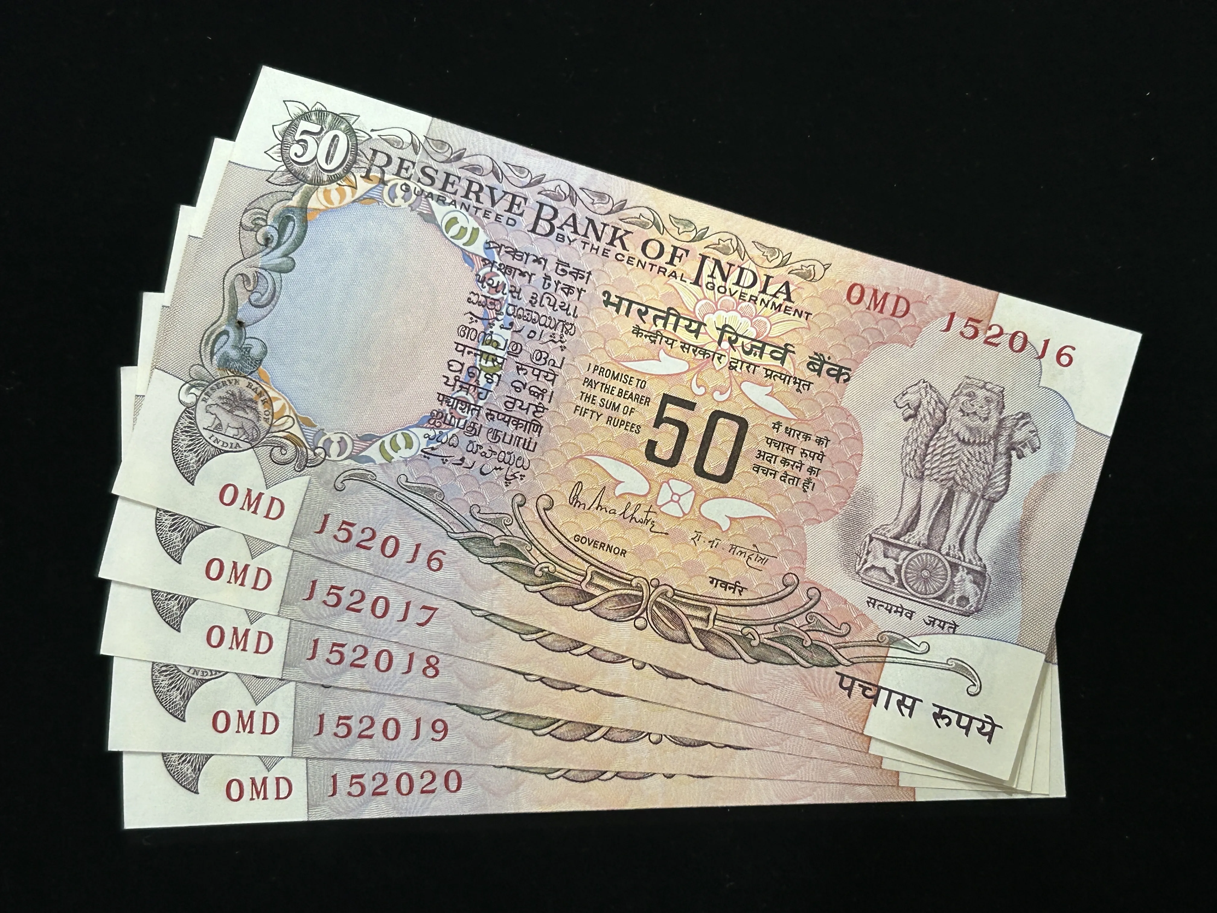 India,  Rupees 50 x 5 Consecutive Serial Number Banknotes, With Flag Issue, Sign. R.N. Malhotra, Inset Plain, UNC, (0MD 152016)