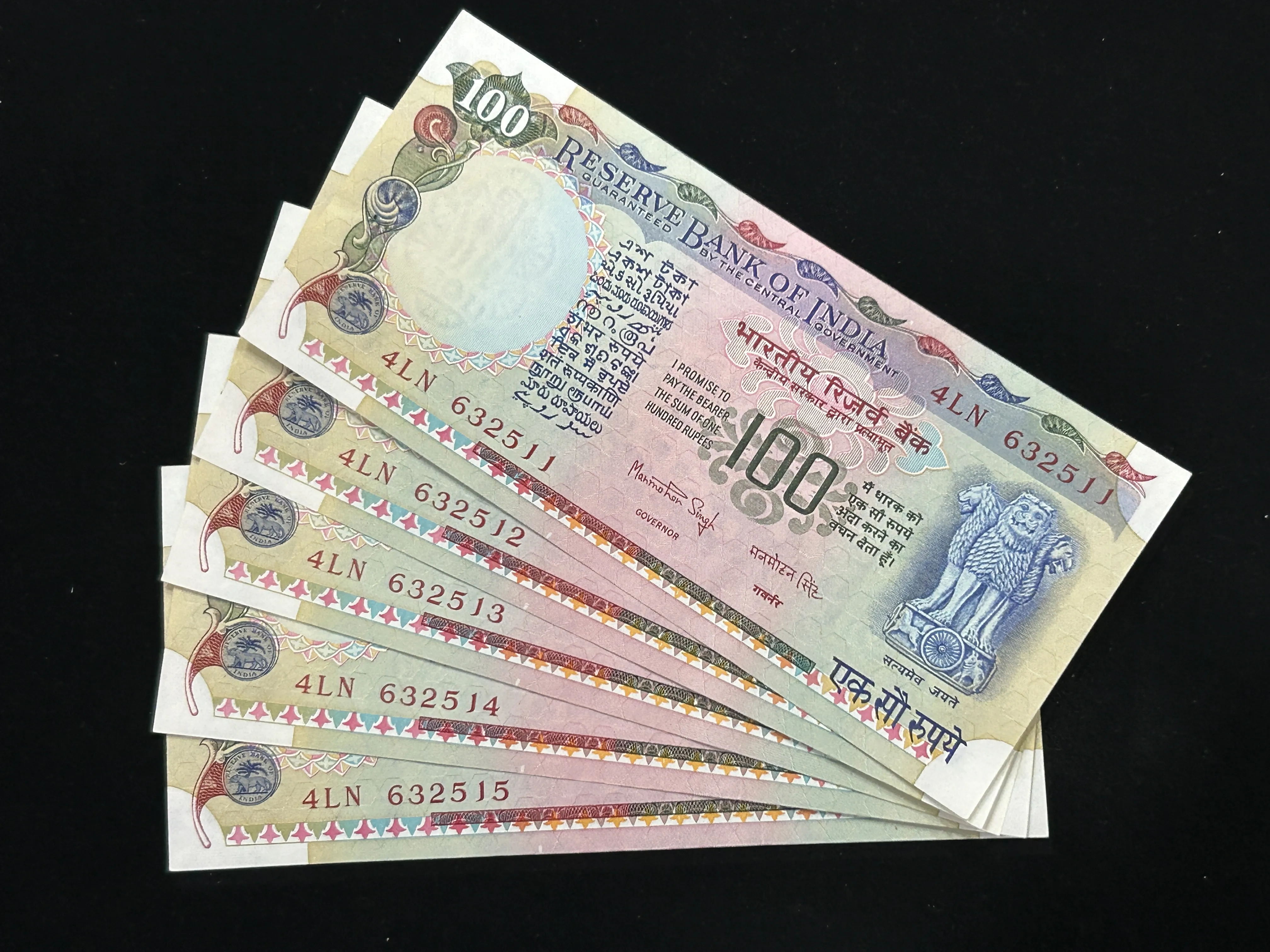 India, Rupees 100 x 5 Consecutive Serial Number Banknotes, Agriculture Issue, Sign. Manmohan Singh, UNC, RARE, (4LN 632511)