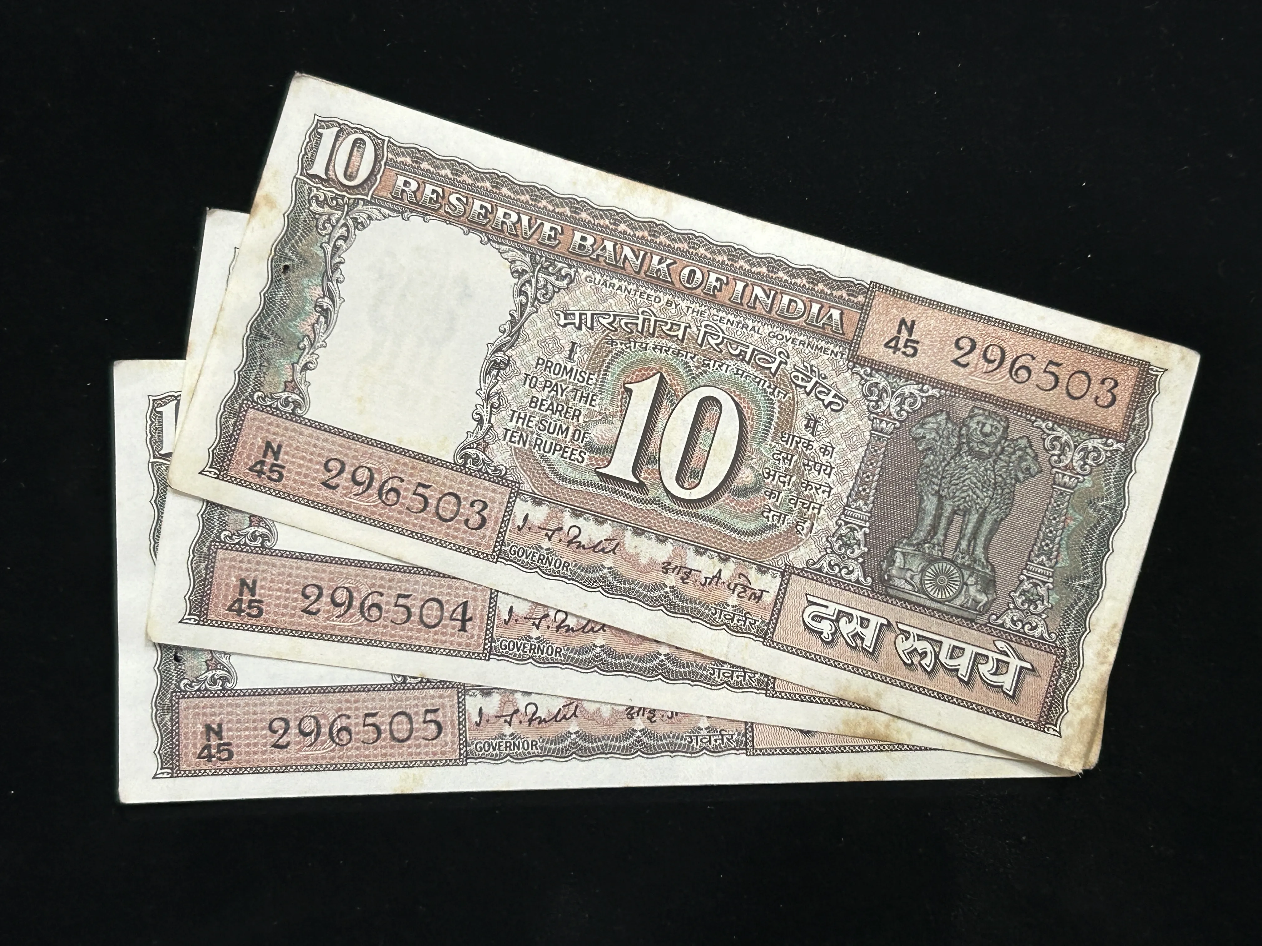 India, Rupees 10 x 3 Banknotes, Black Boat Issue, Sign. I.G. Patel, Inset D, UNC, (N45 296503)