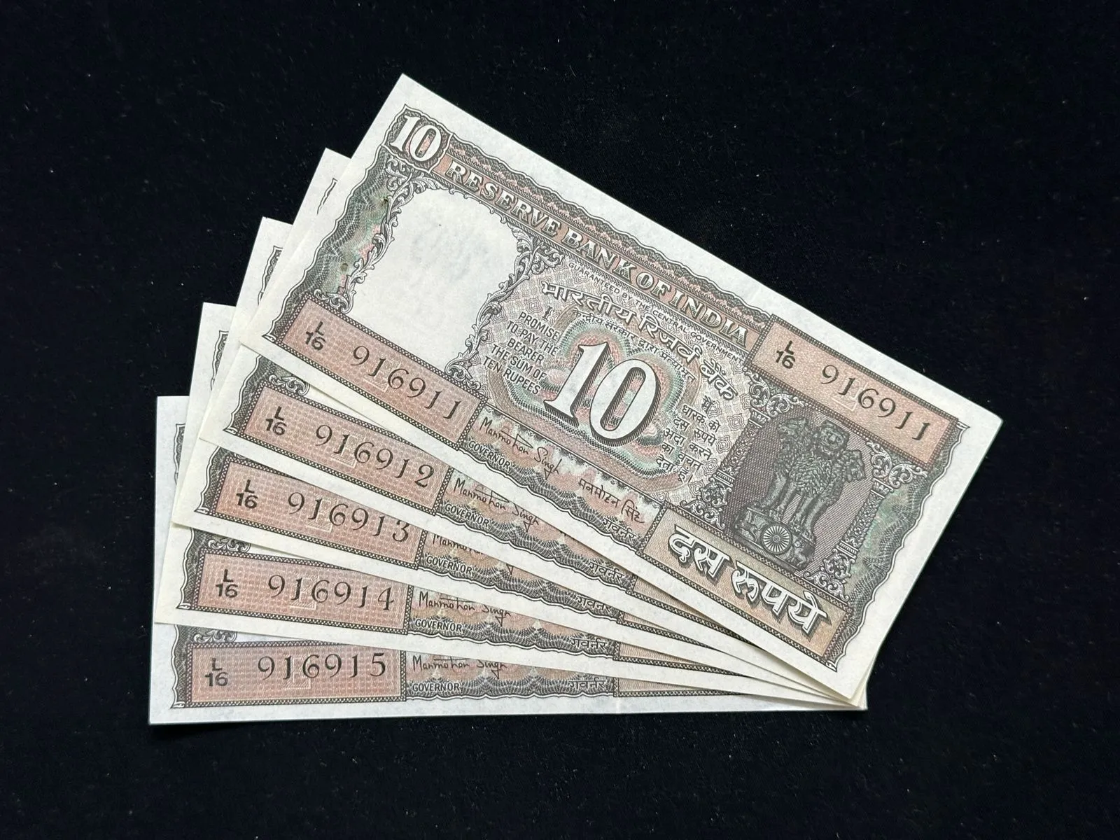 India, Rupees 10 x 5 Consecutive Serial Number Banknotes, Fancy Serial Number Starting 916 (Hallmark), Black Boat Issue, Sign. Manmohan Singh, Inset E, UNC, RARE, (L16 916911)