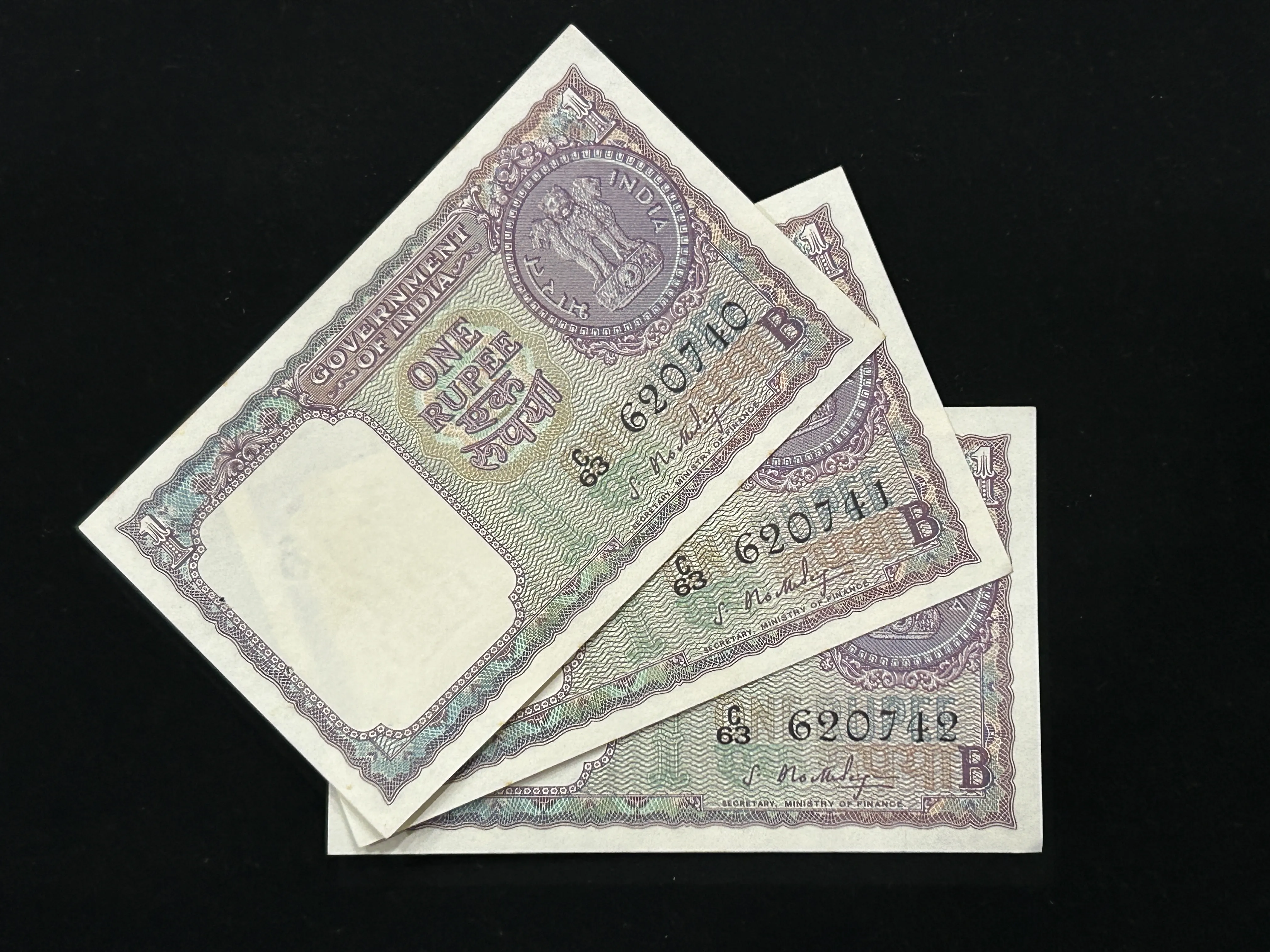 India, 1965 Rupee 1 x 3 Consecutive Serial Number Banknotes, Sign. S. Bhoothalingam, Inset B, UNC, (C63 620740)