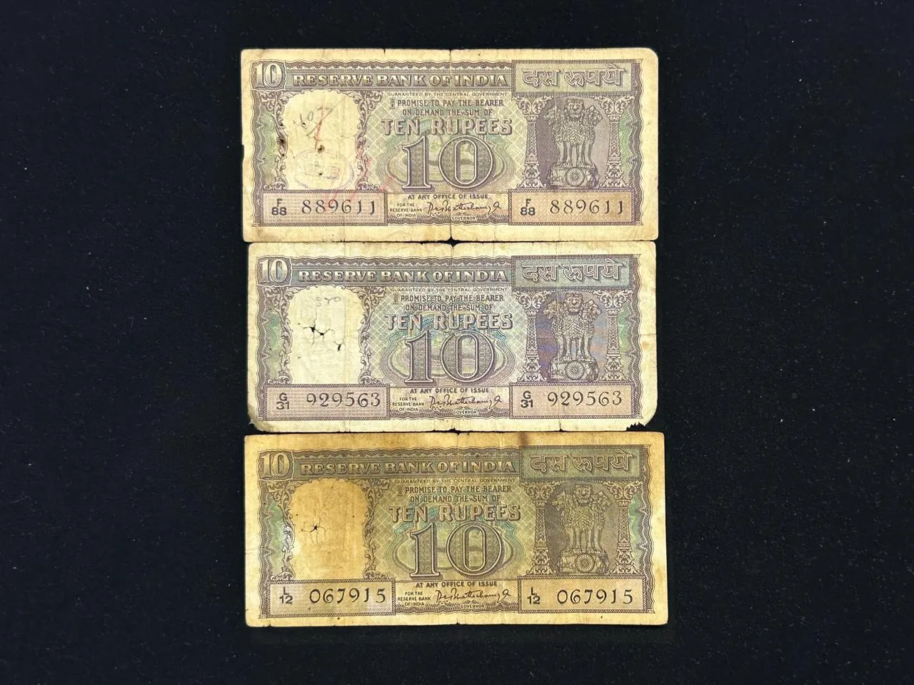 India, Rupees 10 x 3 Banknotes, Diamond Issue, Sign. P.C. Bhattacharya, (F88 889611)