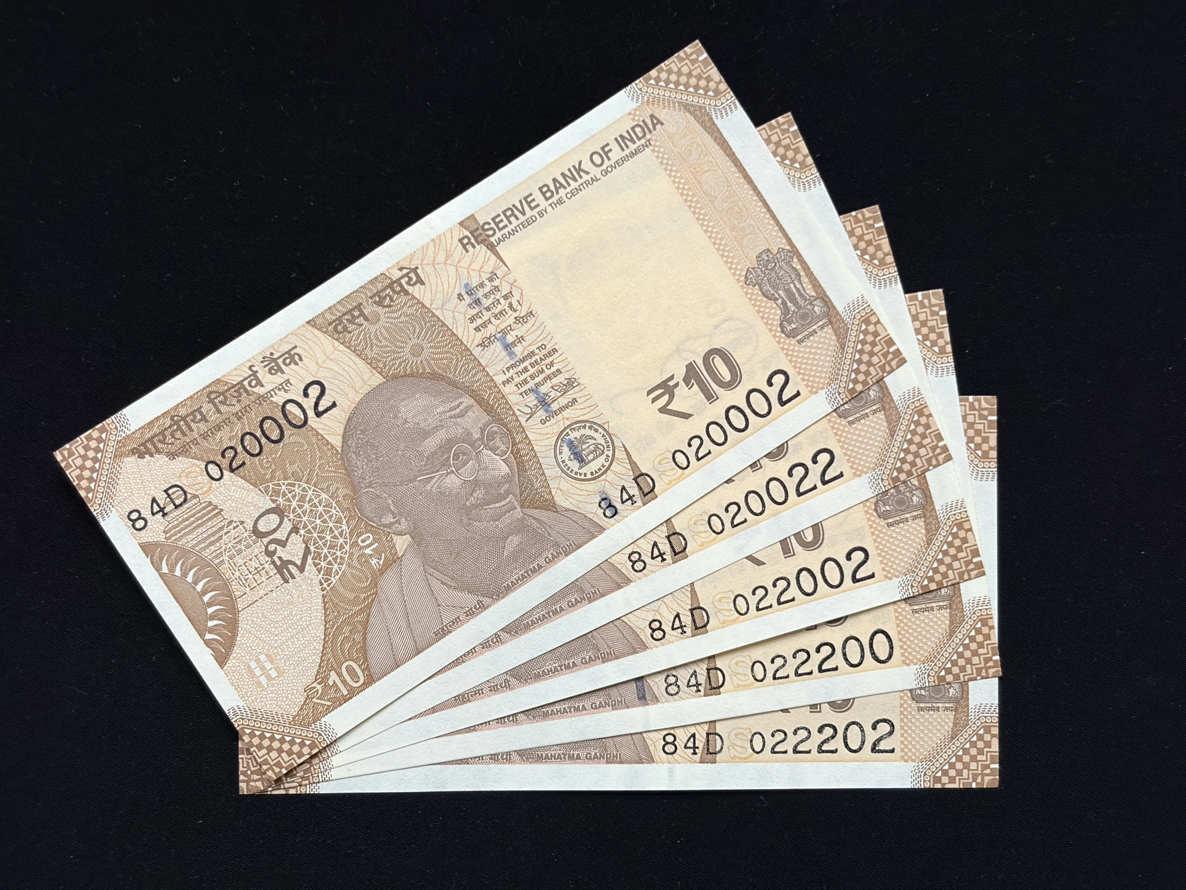 India, 2018 Rupees 10 x 5 Banknotes, Set of Fancy Serial Number 0 Mixing 2, Sign. Urjit R. Patel, Inset S, UNC, (84D 020002)