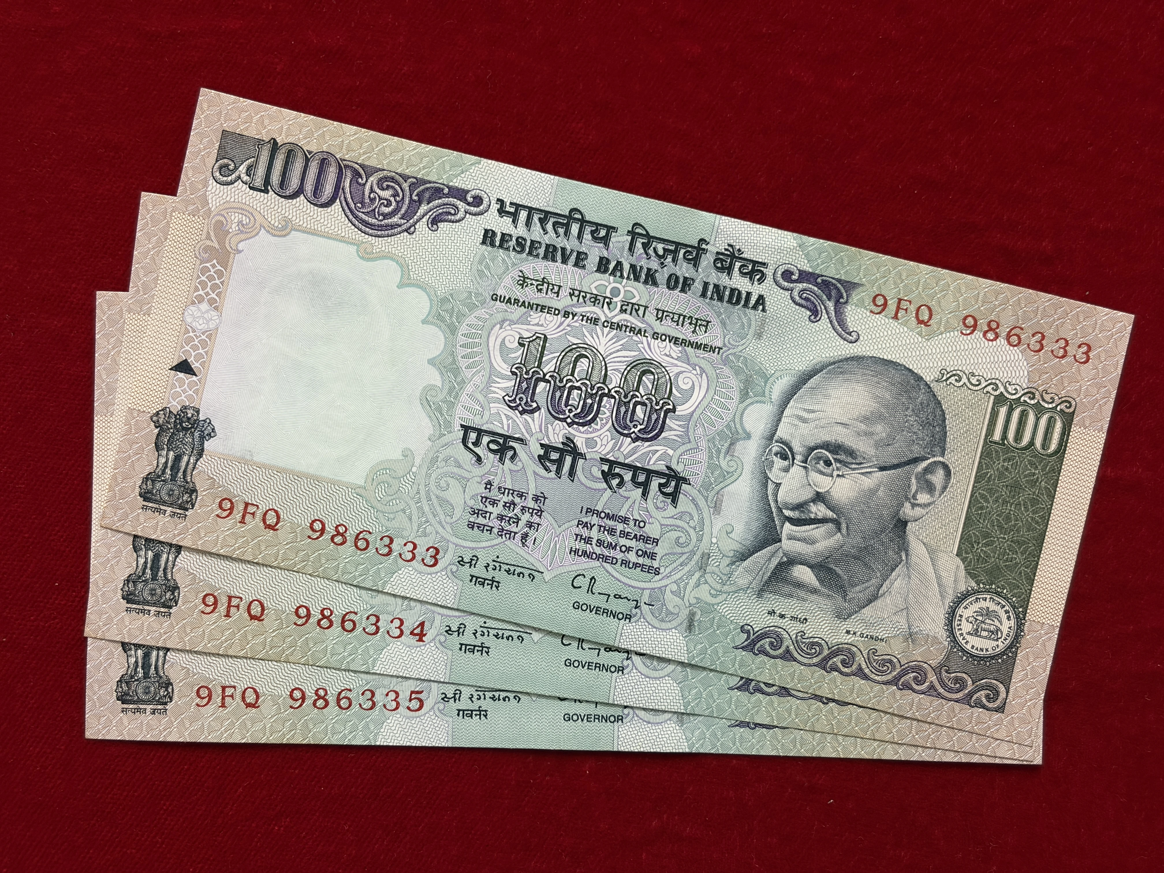 India, Rupees 100 x 3 Consecutive Serial Number Banknotes, Sign. C. Rangarajan, Inset Plain, UNC, (9FQ 986333)