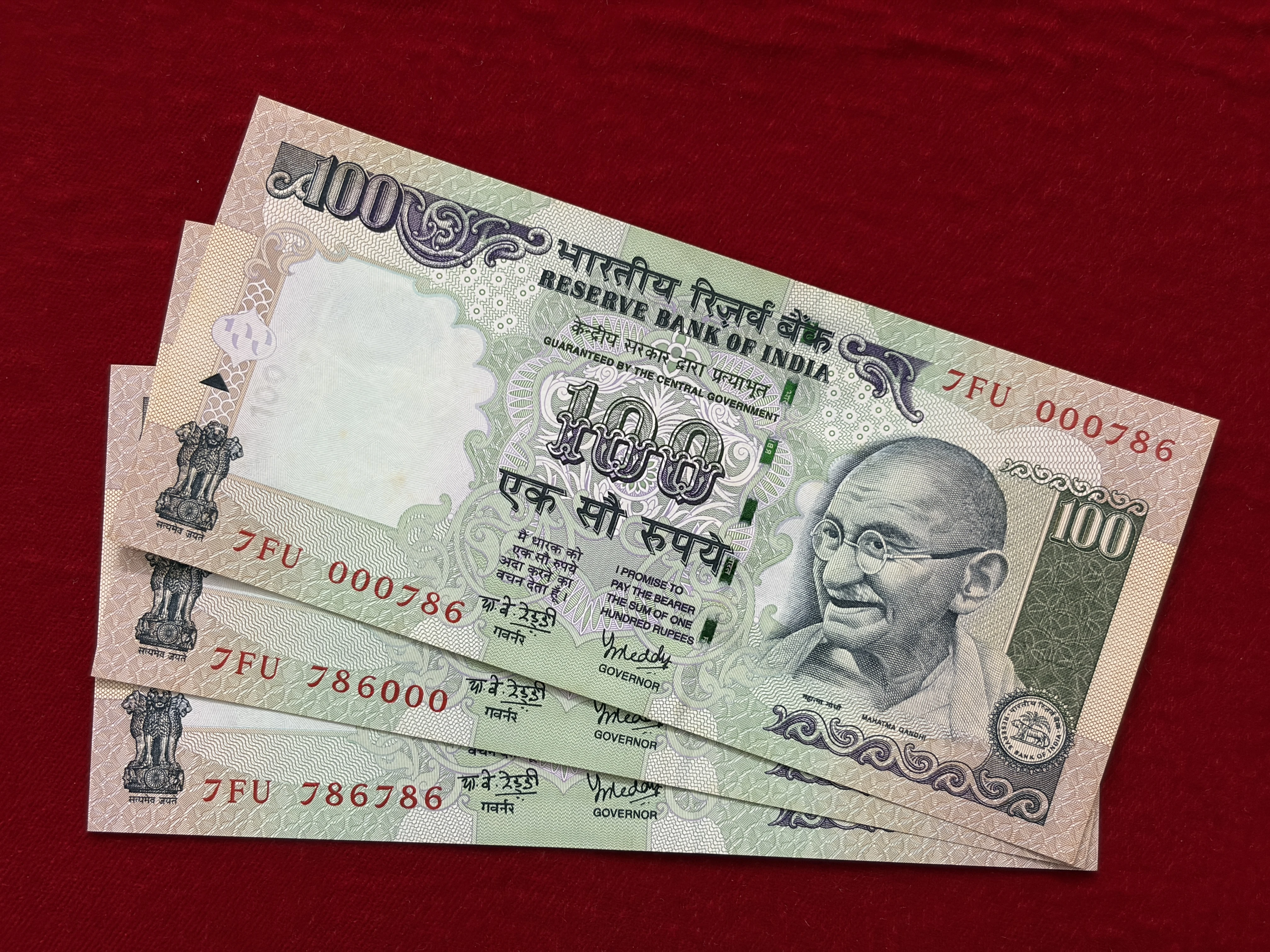 India, 2006 Rupees 100 x 3 Banknotes, Set of Holy Fancy Serial Number 000786, 786000, 786786 (Same Prefix 7FU), Sign. Y.V. Reddy, Inset Plain, UNC, RARE & Scare, (7FU 000786)