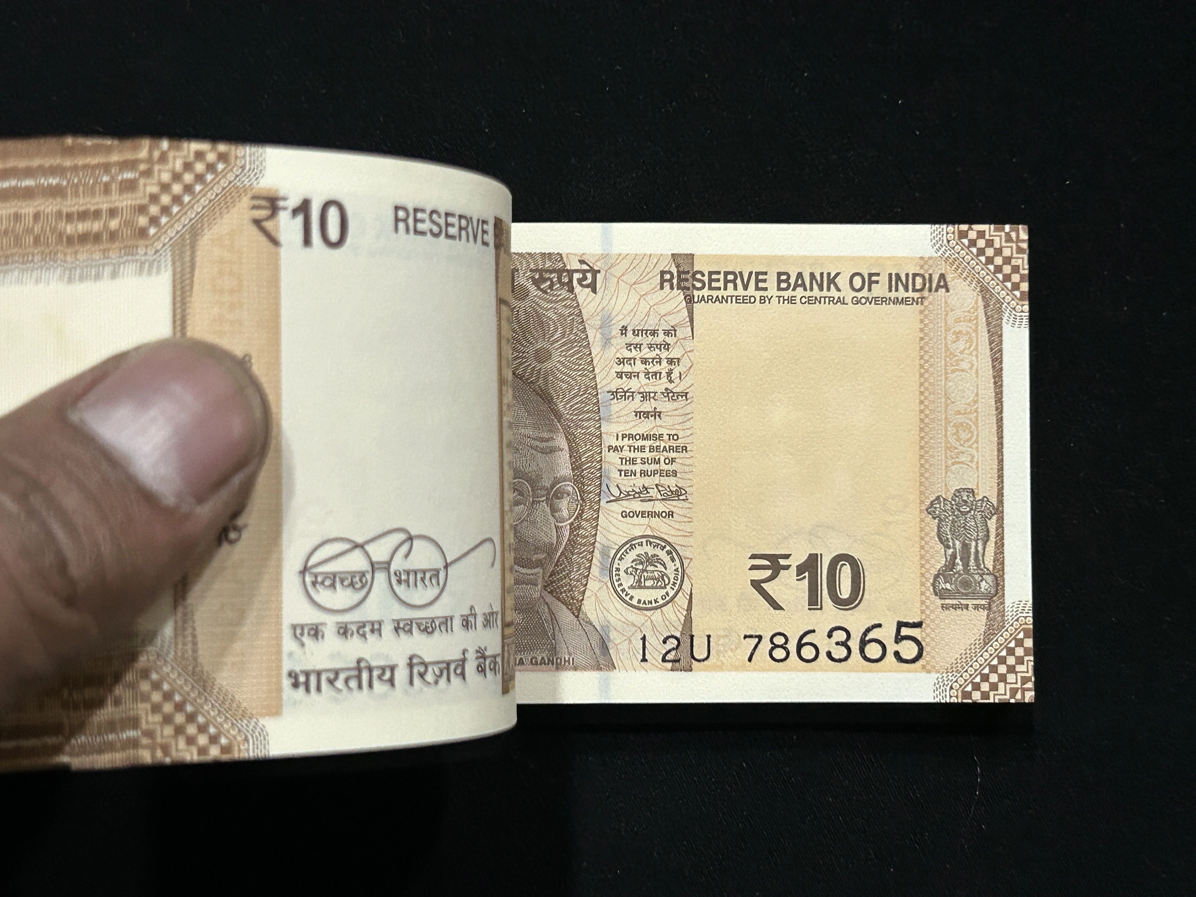 India, 2018 Rupees 10 Complete Serial Bundle of 100 Notes, Holy Fancy Serial Number Starting 786 & Fancy Serial Number Ending 365 & 333, Sign. Urjit R. Patel, Inset R, UNC