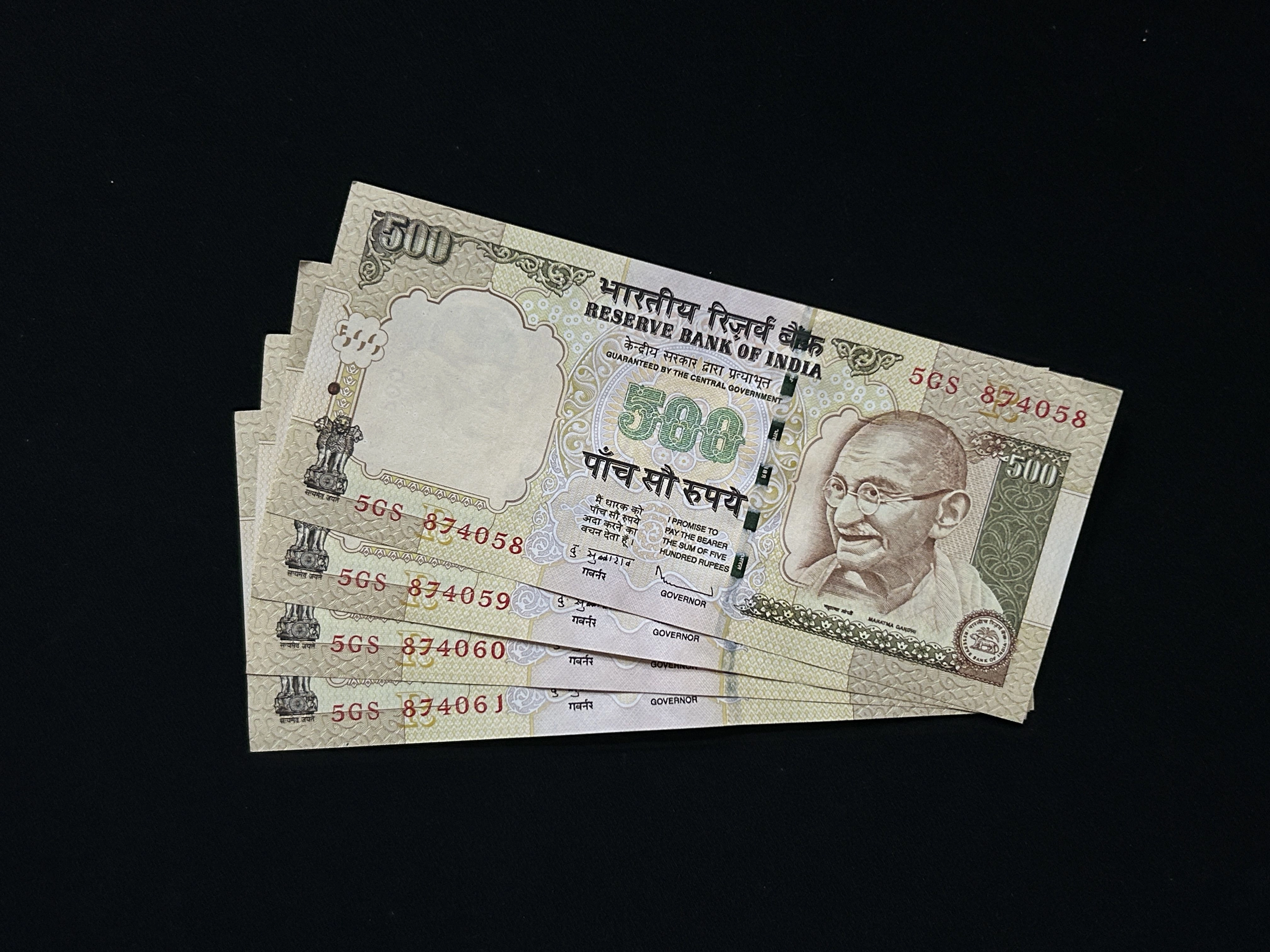 India, 2010 Rupees 500 x 4 Consecutive Serial Number Banknotes, Same Prefix (5GS), Sign. D. Subbarao, UNC