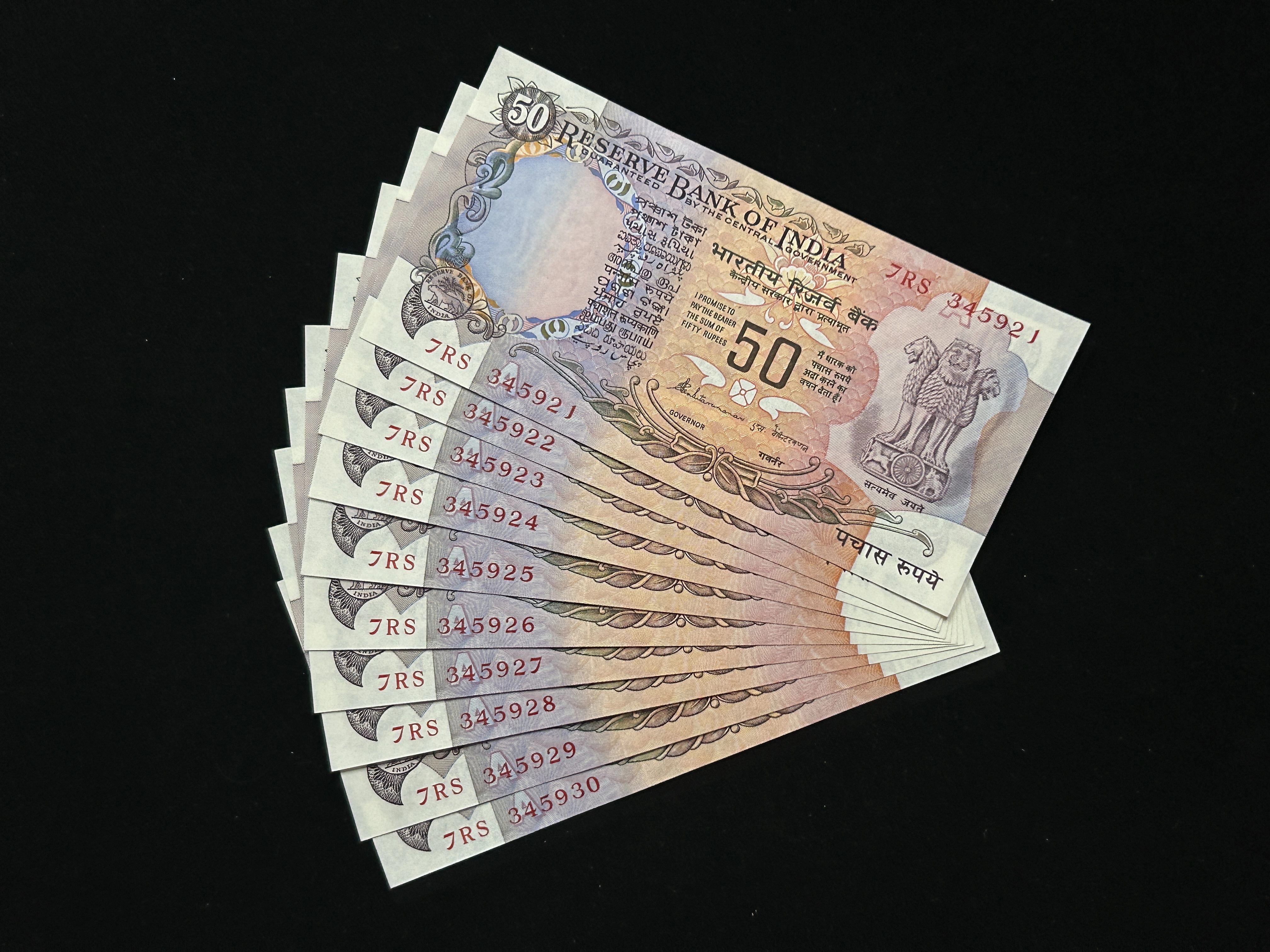 India, Rupees 50 x 10 Consecutive Serial Number Banknotes, Same Prefix (7RS), Parliament With Flag Issue, Sign. S. Venkitaramanan, Inset A, UNC