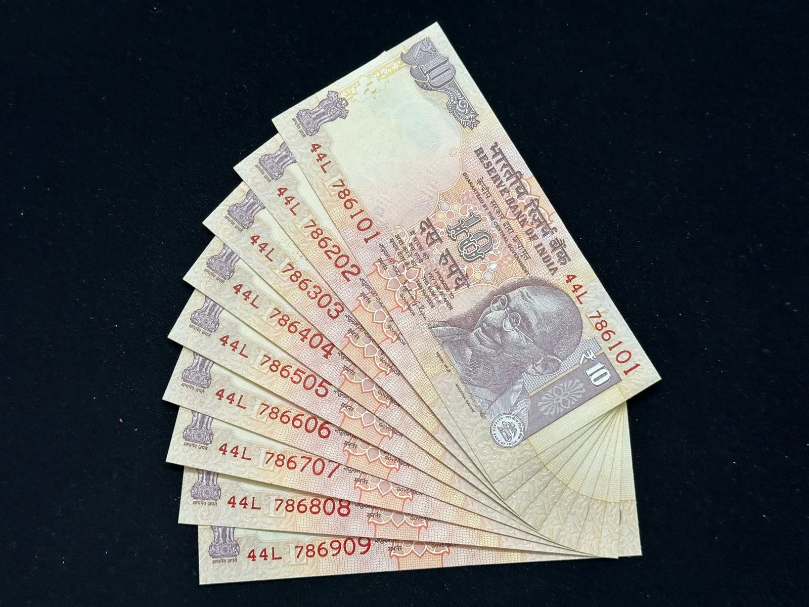 India, 2016 Rupees 10 x 9 Banknote, Set of Holy Fancy Serial Number 44L 786101 - 44L 786909, Sign. Raghuram G. Rajan, Inset L, UNC, (44L 786101)