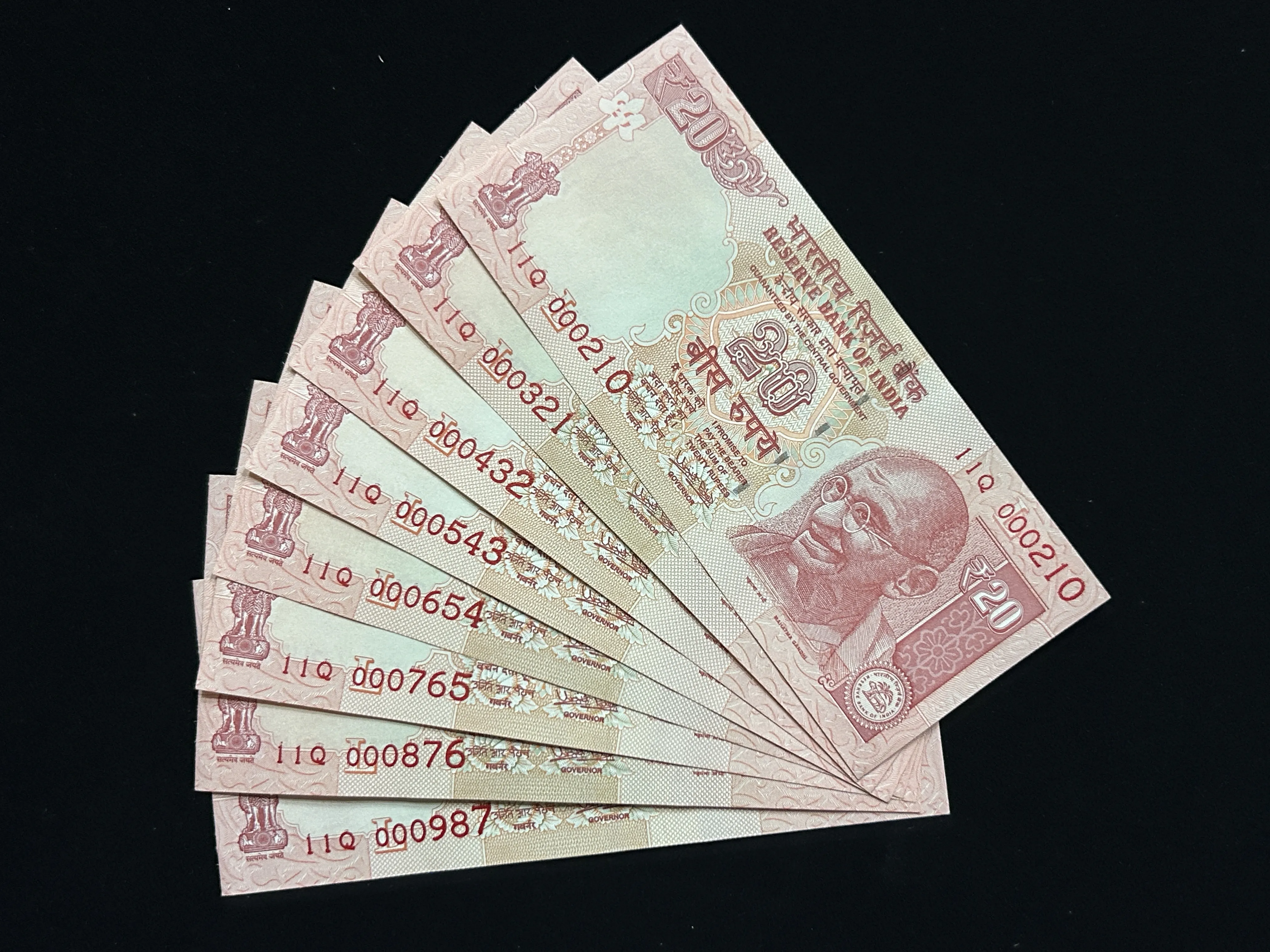 India, 2018 Rupees 20 x 8 Banknotes, Fancy Set of Lower Ladder Serial Number 11Q 000210 - 11Q 000987, Sign. Urjit R. Patel, Inset L, UNC, (11Q 000210)