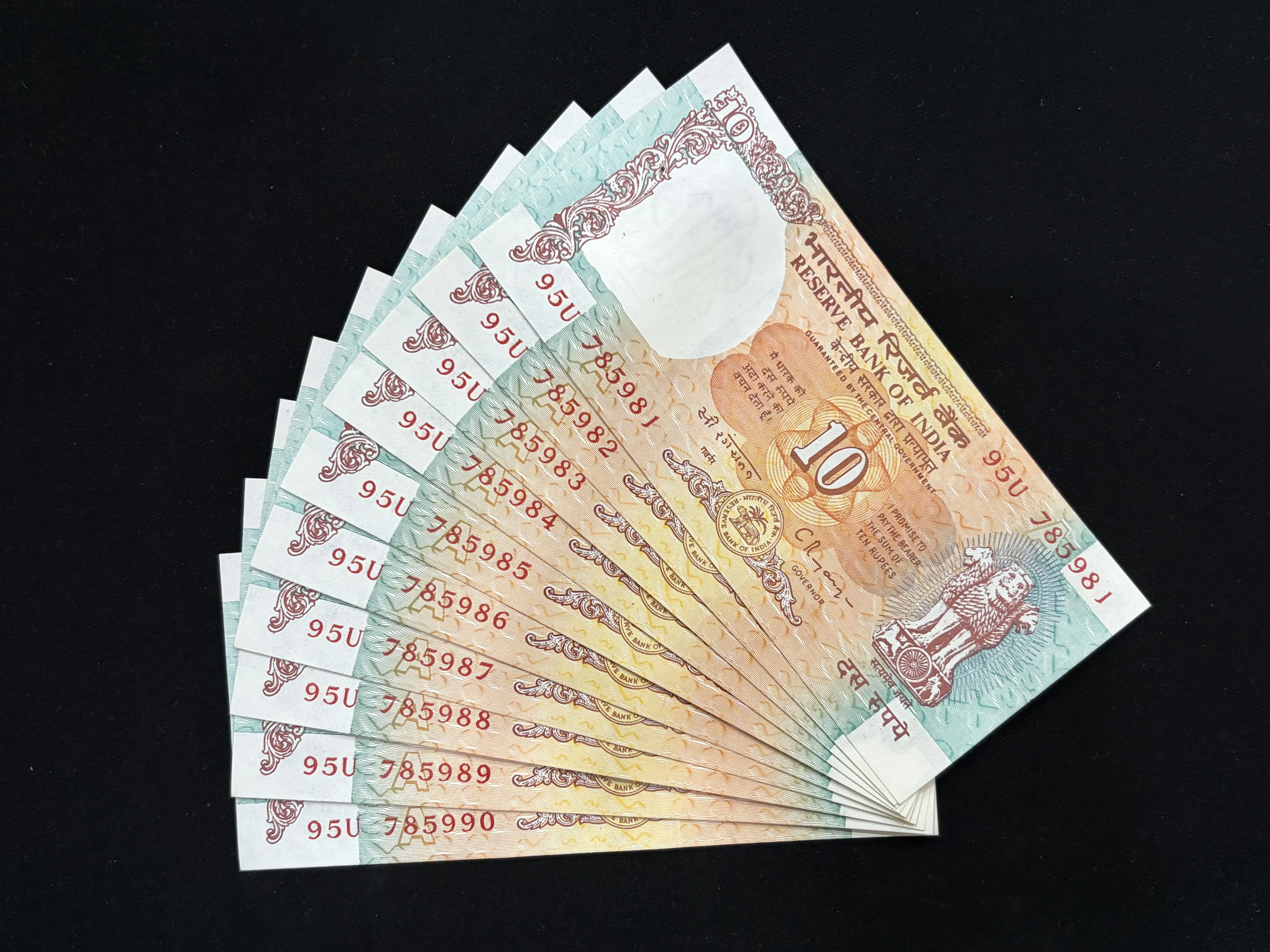 India, Rupees 10 x 10 Consecutive Serial Number Banknotes, Shalimar Garden Issue, Sign. C. Rangarajan, Inset A, UNC, (95U 785981)