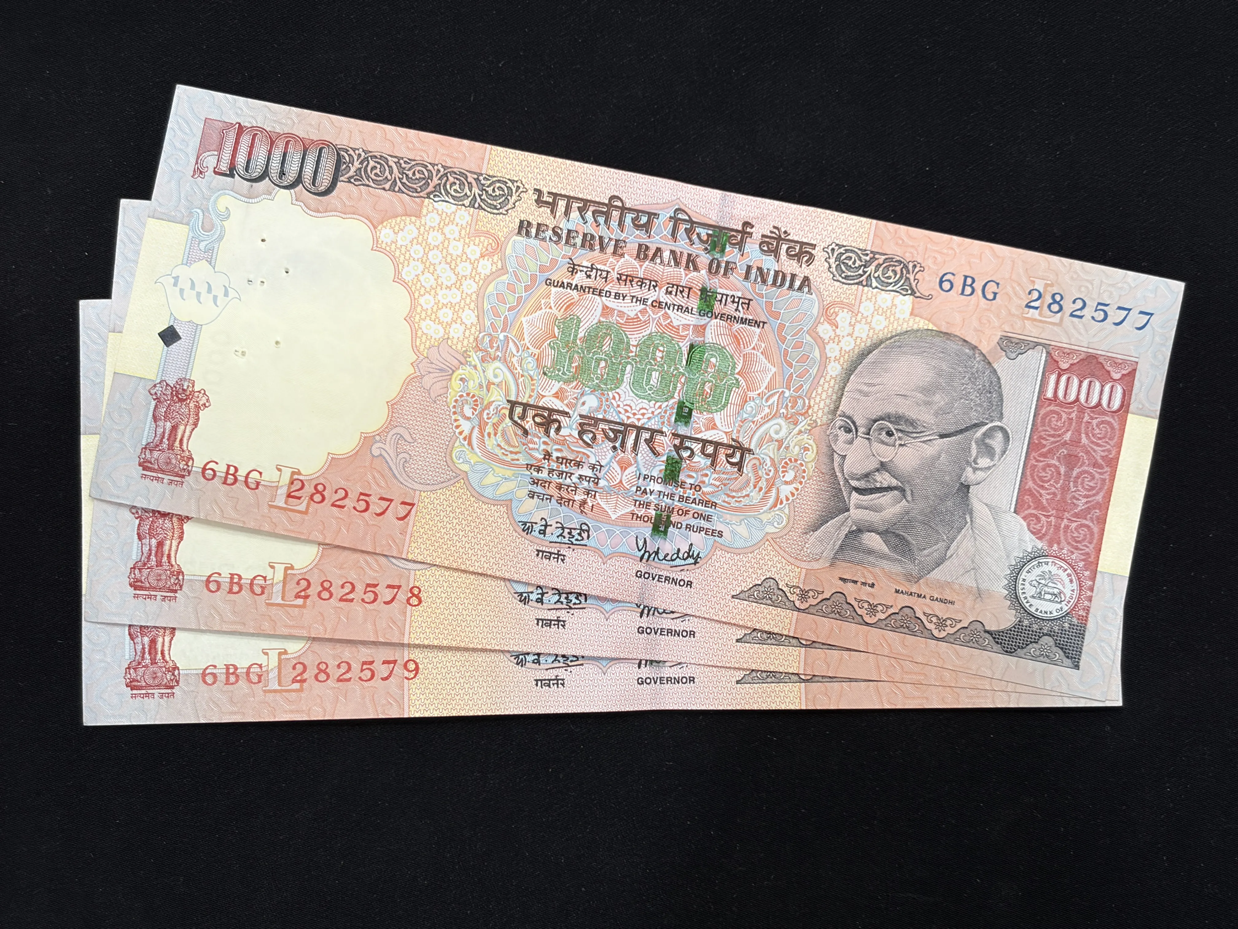 India, 2008 Rupees 1000 x 3 Consecutive Serial Banknote, Sign. Y.V. Reddy, Inset L, UNC, (6BG 282577)