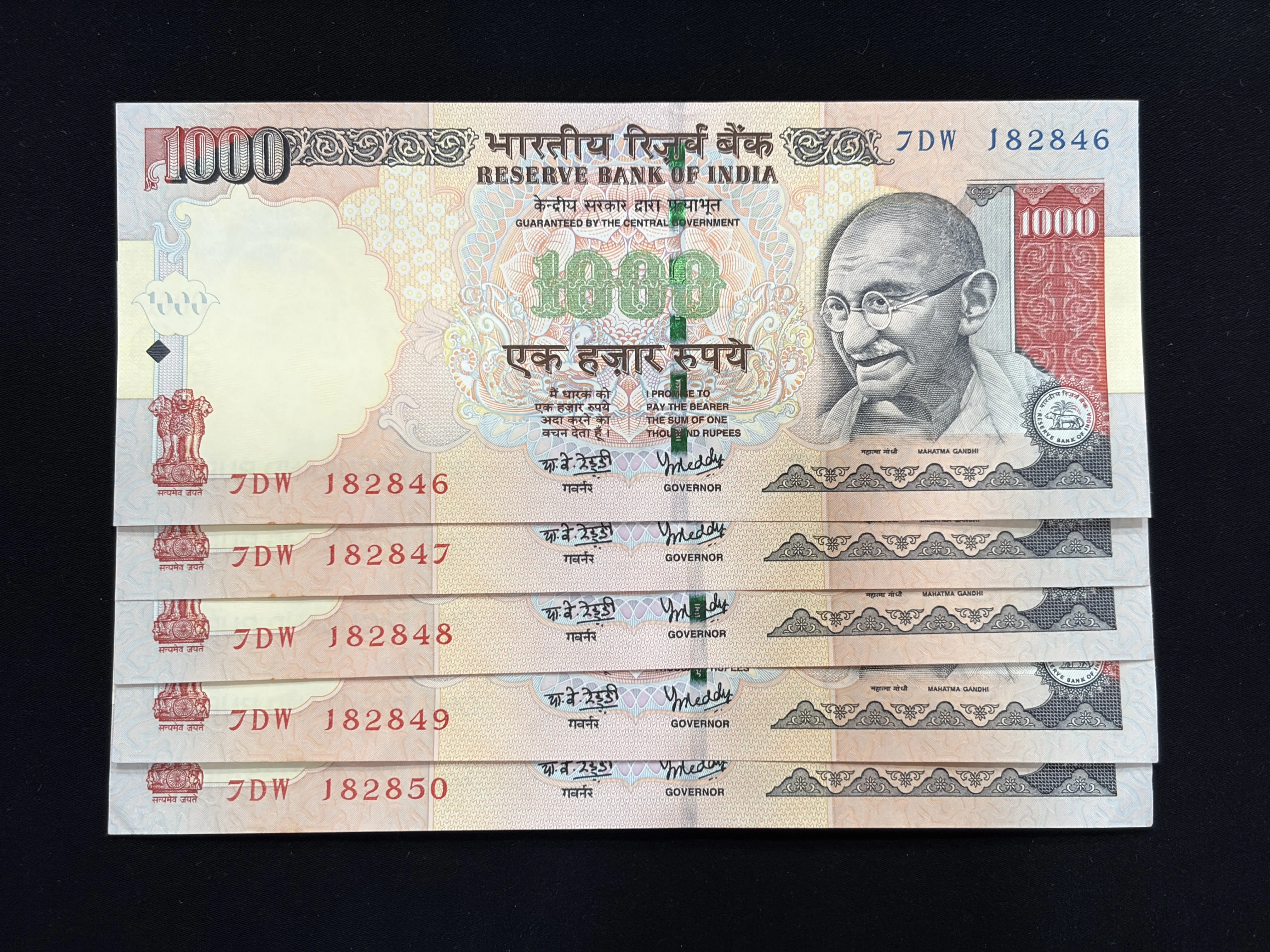 India, 2008 Rupees 1000 x 5 Consecutive Serial Banknotes, Sign. Y.V. Reddy, Inset R, UNC, (7DW 182846)